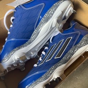 Womens softball metal cleats NWT
